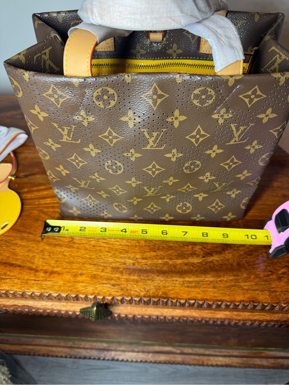 Brown Tote. No Brand. - Picture 3 of 8